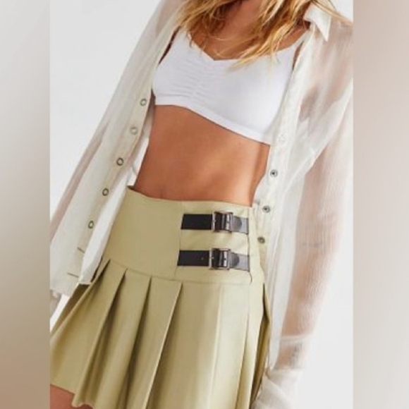 VIRAL WeWoreWhat Pleated Buckle Skort ✨size S - Picture 8 of 10